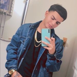 Meet your Posher, Moises